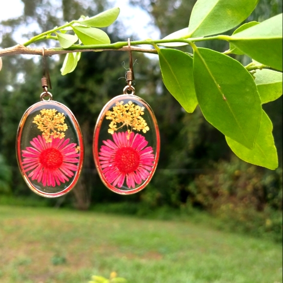 Pressed Dried Flower Drop Earrings in Clear Resin Red and Yellow Flowers - Picture 5 of 7